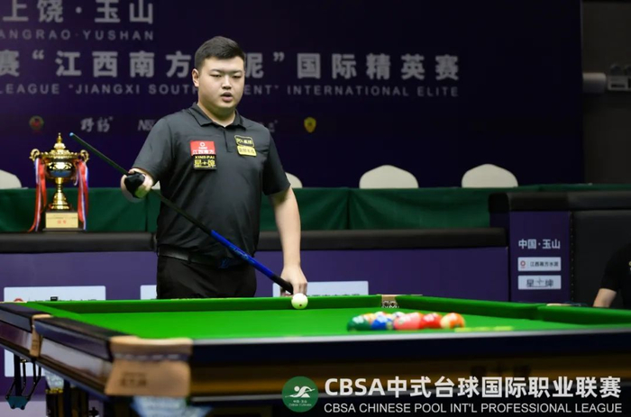 在赛场上一 在赛场上一